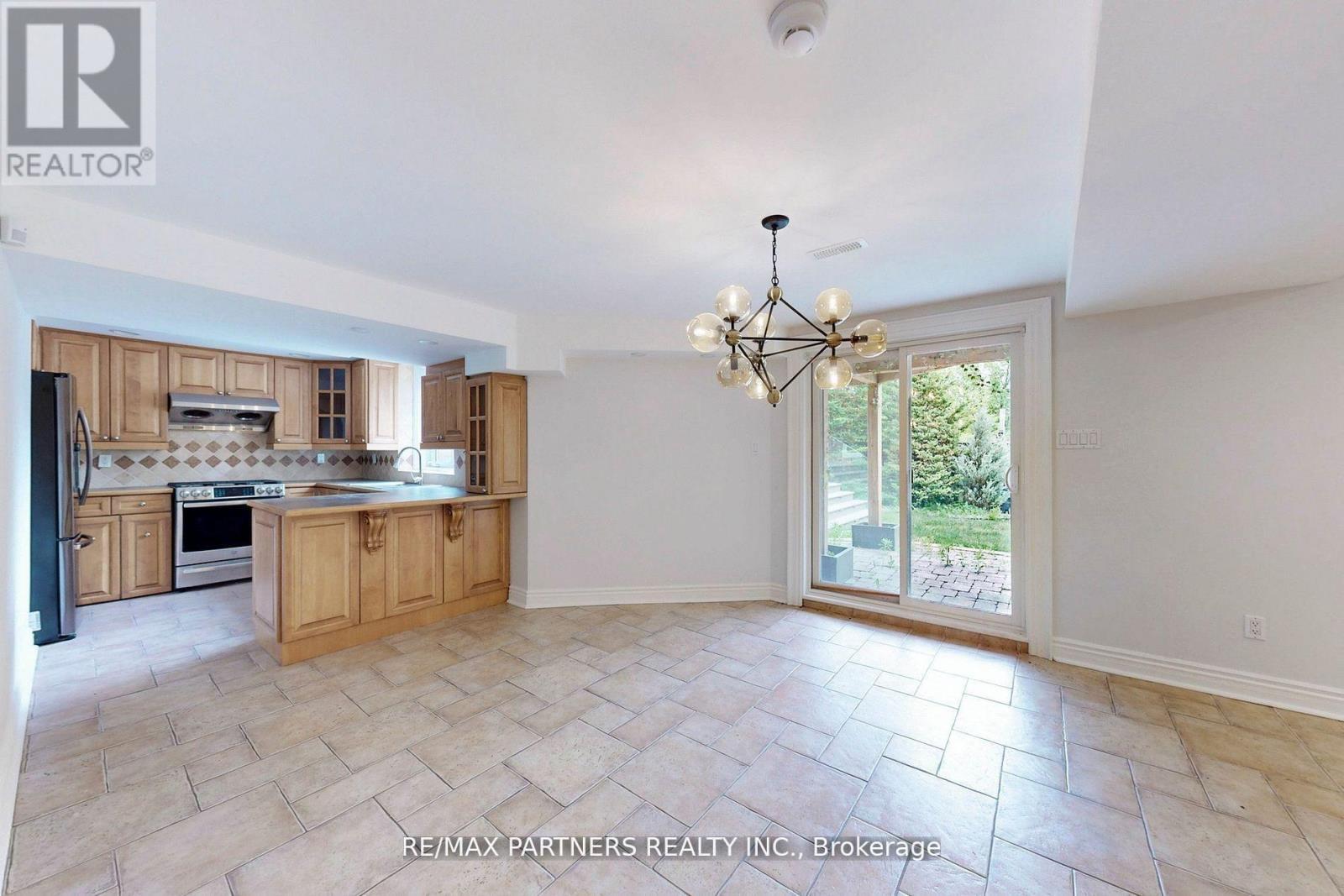 31 Eyer Drive, Markham, ON - Indoor Photo Showing Kitchen