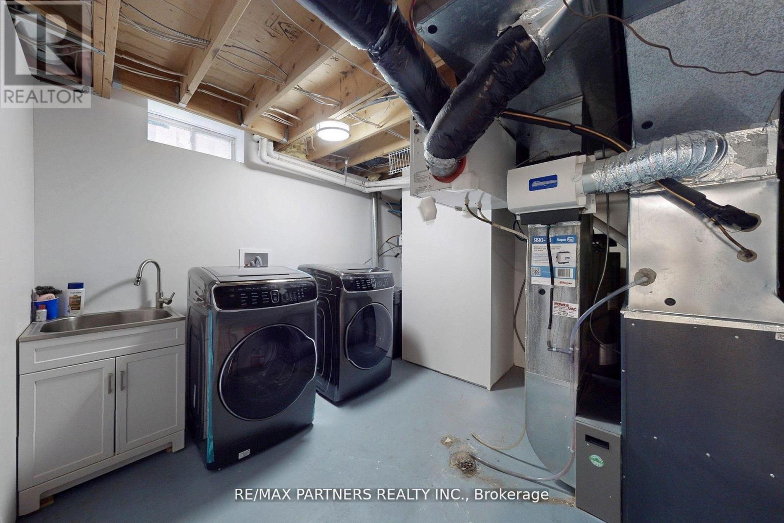 31 Eyer Drive, Markham, ON - Indoor Photo Showing Laundry Room