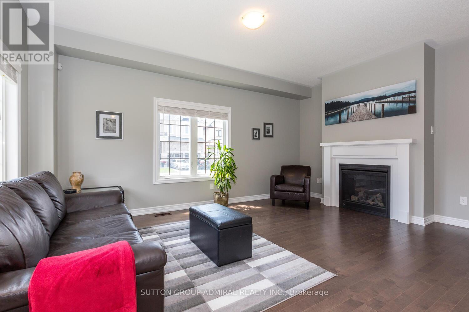 53 Pietrowski Drive, Georgina, ON - Indoor Photo Showing Living Room With Fireplace