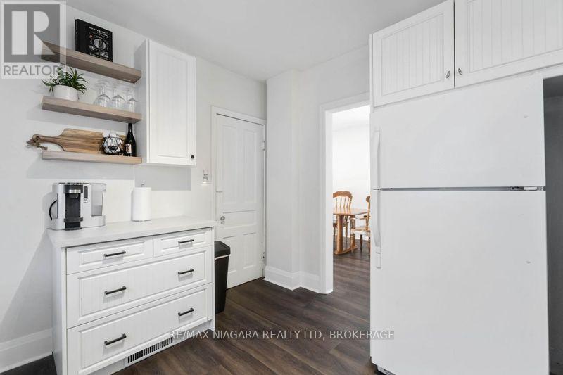 22 Bertram Street, St. Catharines (E. Chester), ON