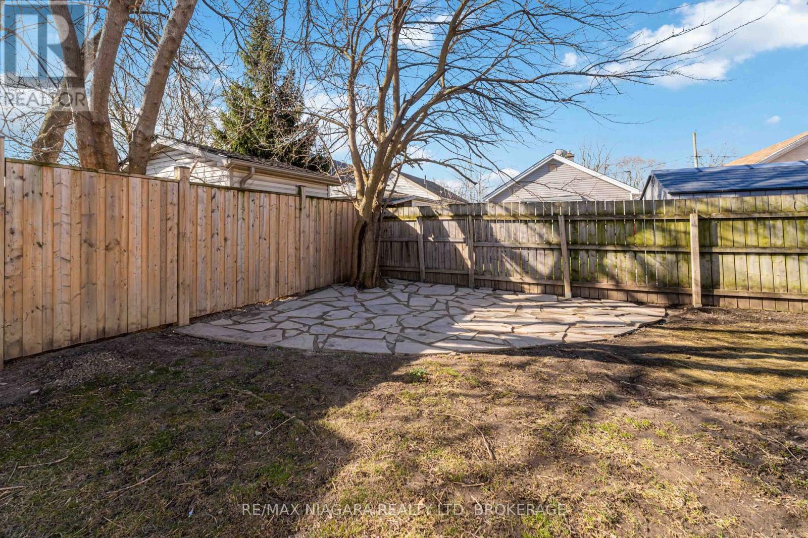 22 Bertram Street, St. Catharines (E. Chester), ON