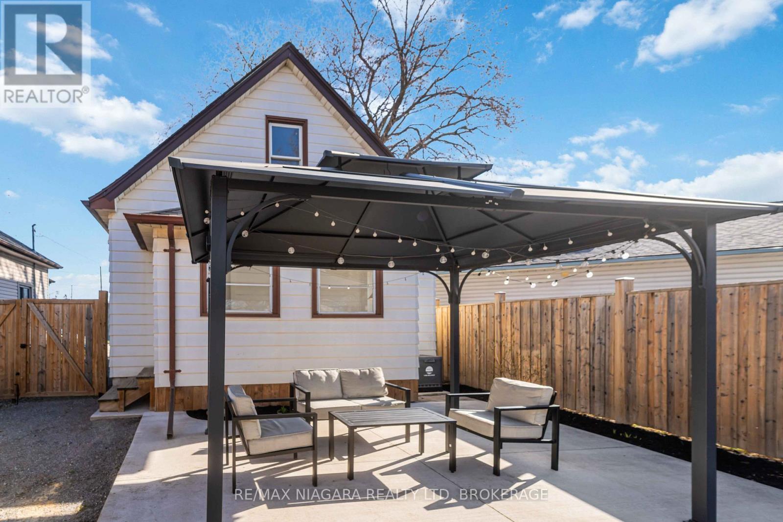 22 Bertram Street, St. Catharines (E. Chester), ON