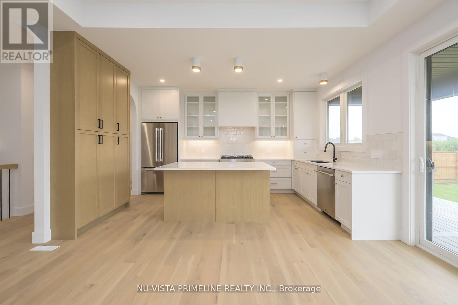 186 Timberwalk Trail, Middlesex Centre (Ilderton), ON - Indoor Photo Showing Kitchen