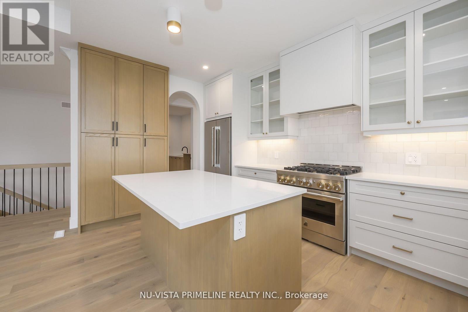 186 Timberwalk Trail, Middlesex Centre (Ilderton), ON - Indoor Photo Showing Kitchen With Upgraded Kitchen