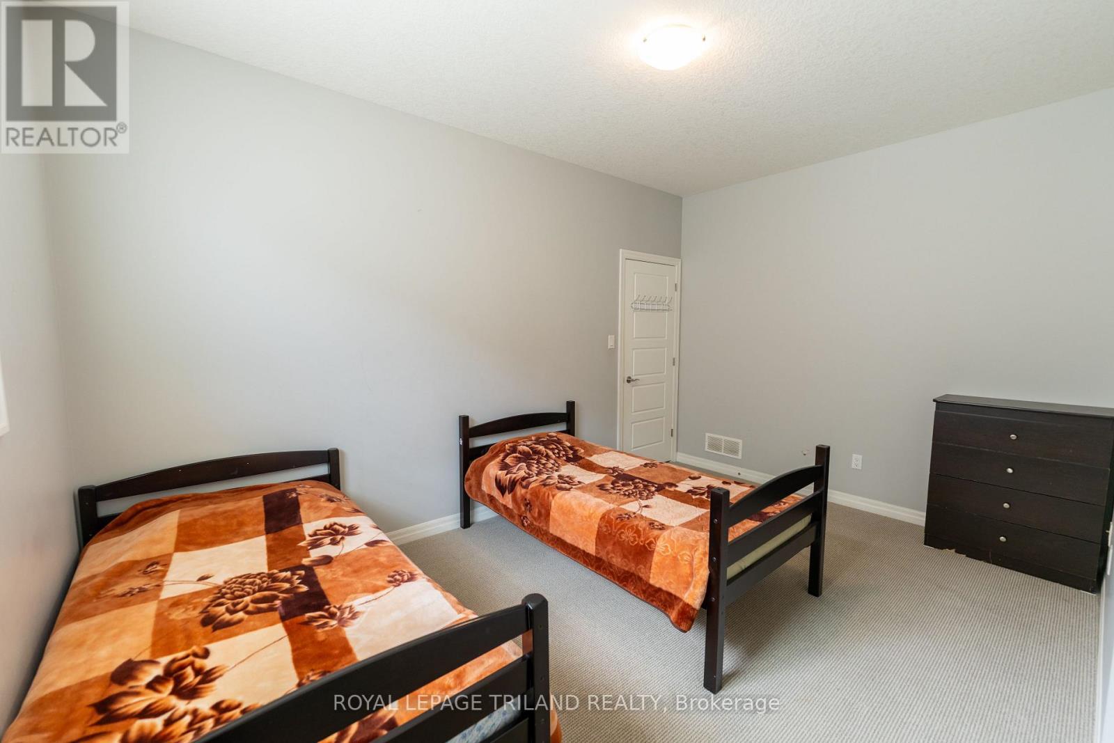 1984 Jubilee Drive, London North (North E), ON