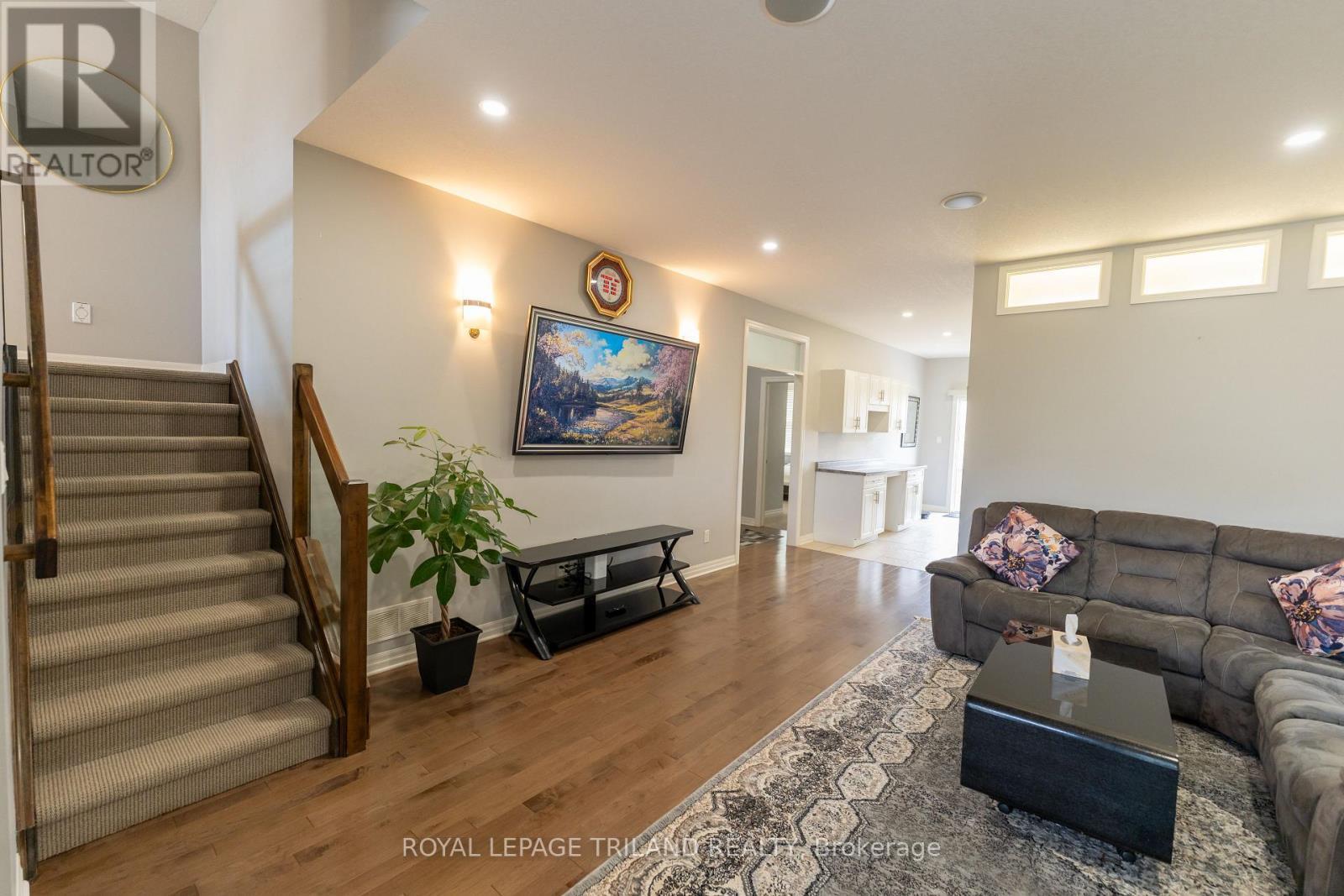 1984 Jubilee Drive, London North (North E), ON