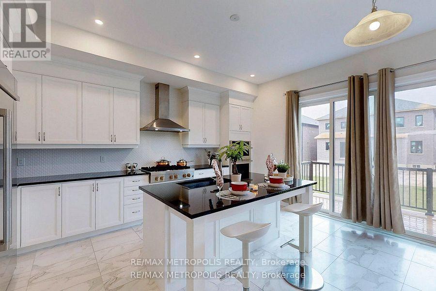 Shared Kitchen/ breakfast area - Room A - 100 Ballantyne Boulevard, Vaughan, ON - Indoor Photo Showing Kitchen With Upgraded Kitchen