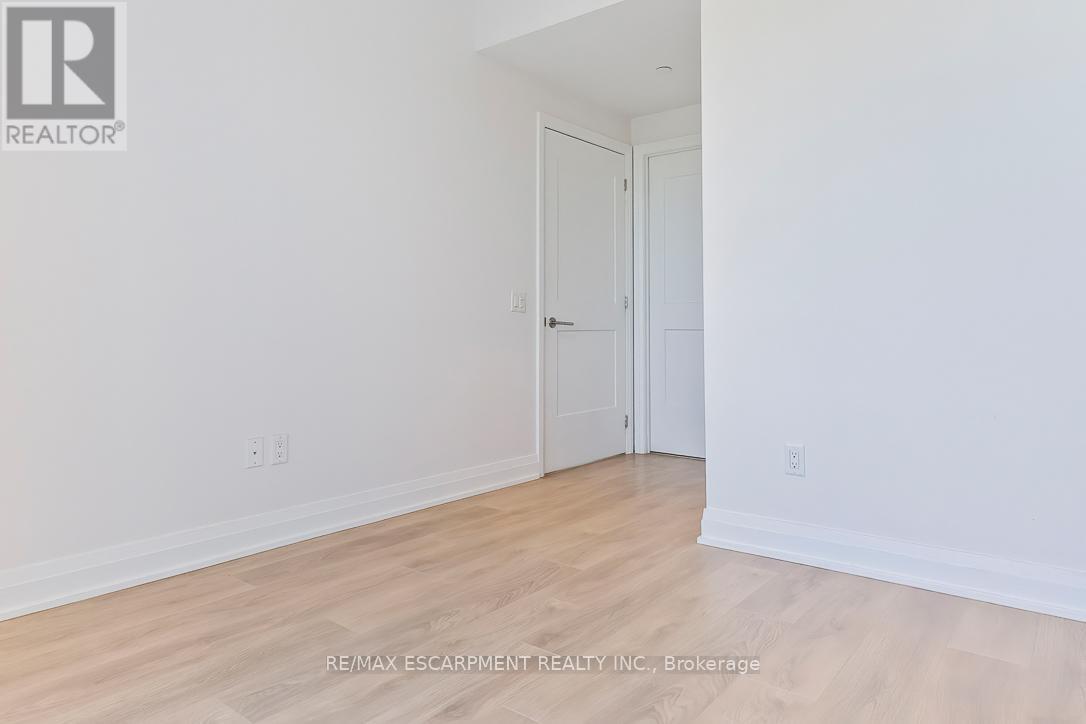 1012 - 21 Park Street E, Mississauga, ON