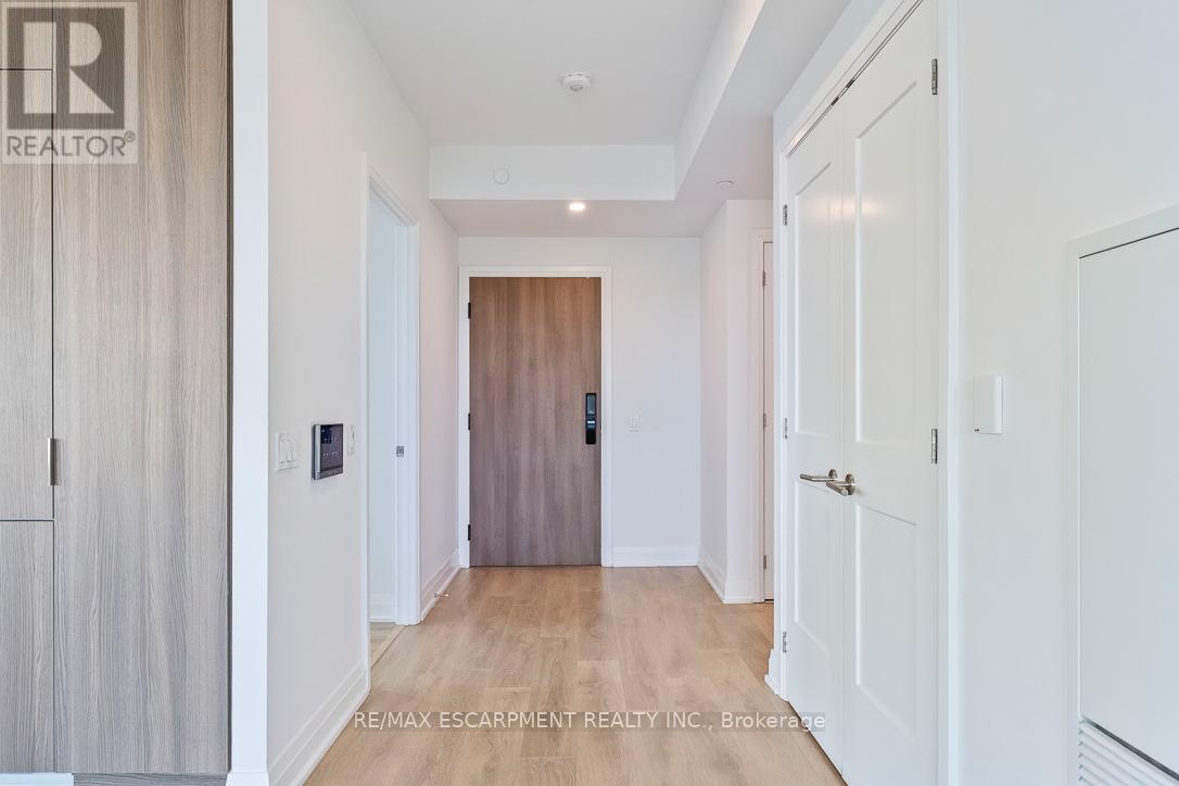 1012 - 21 Park Street E, Mississauga, ON