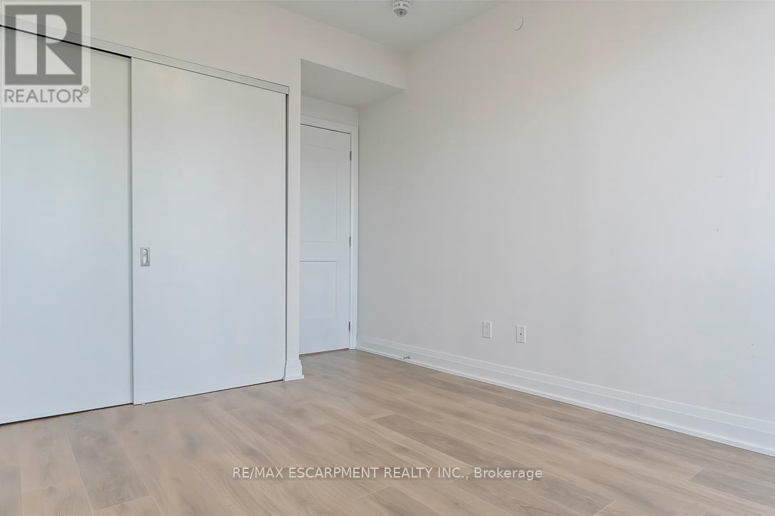 1012 - 21 Park Street E, Mississauga, ON