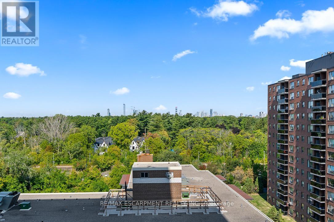 1012 - 21 Park Street E, Mississauga, ON