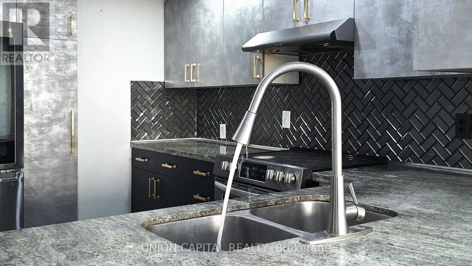 602 - 5785 Yonge Street, Toronto, ON