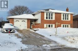 898 MCPHERSON CRESCENT Kincardine, ON N2Z 1M1