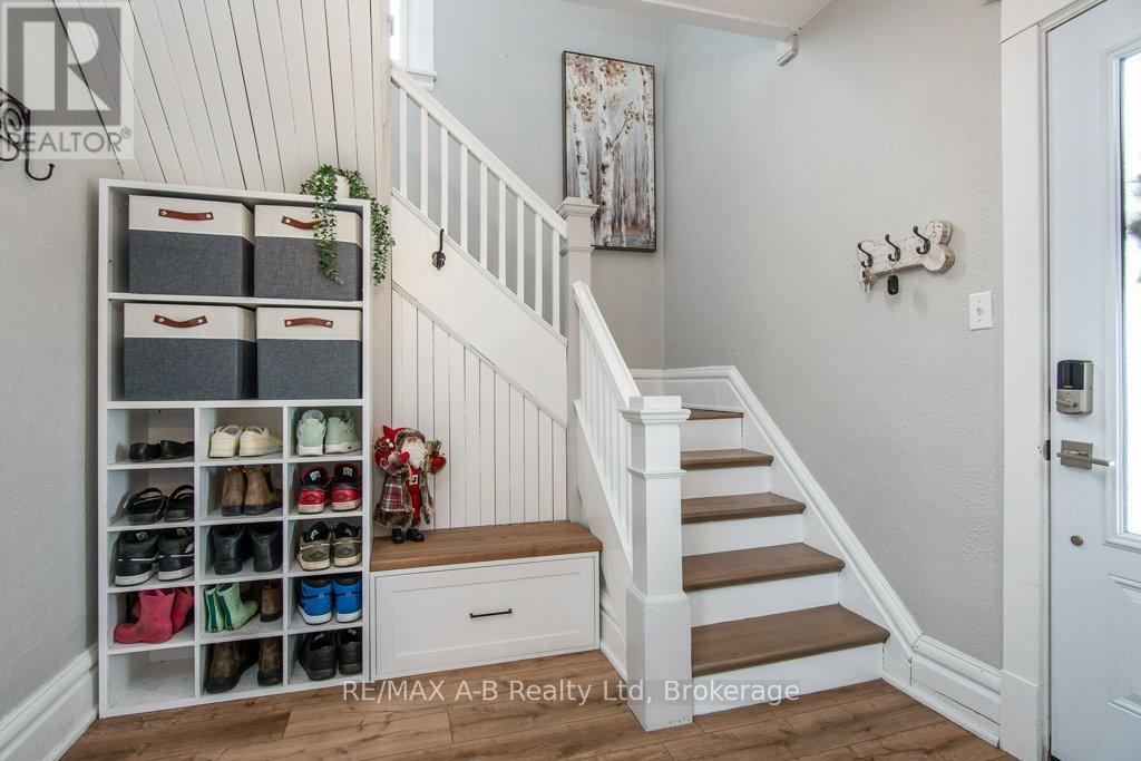 2 Loveys Street E, East Zorra-Tavistock (Hickson), ON - Indoor Photo Showing Other Room