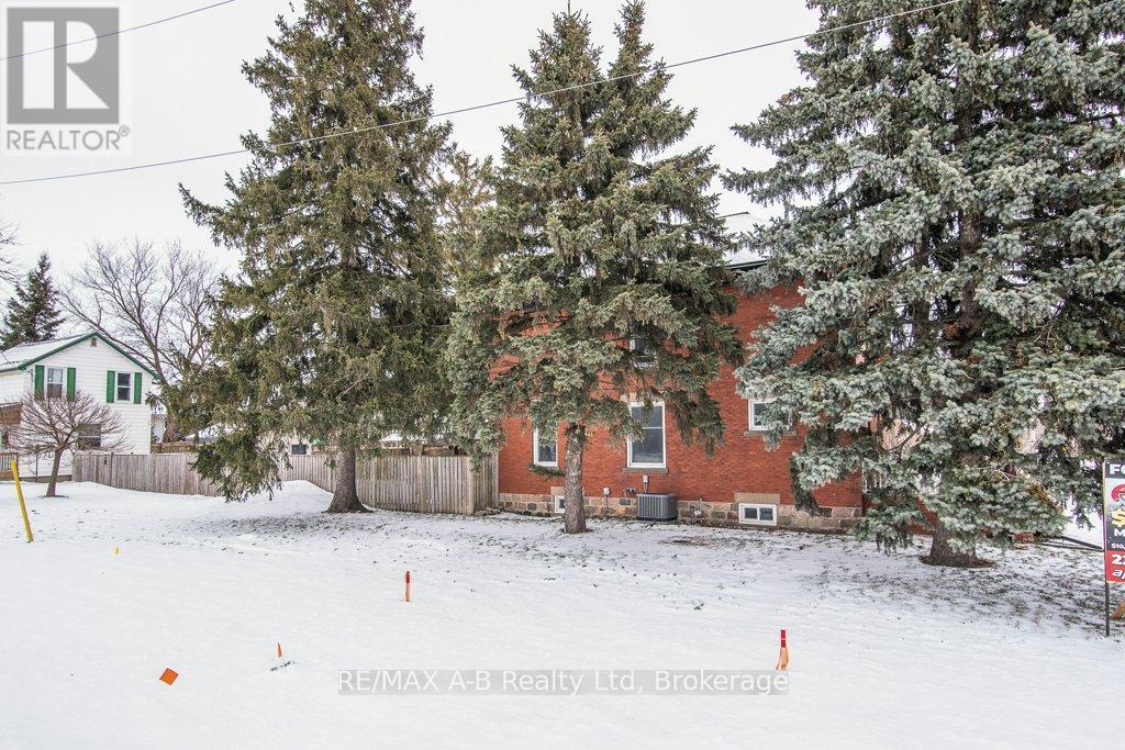 2 Loveys Street E, East Zorra-Tavistock (Hickson), ON - Outdoor