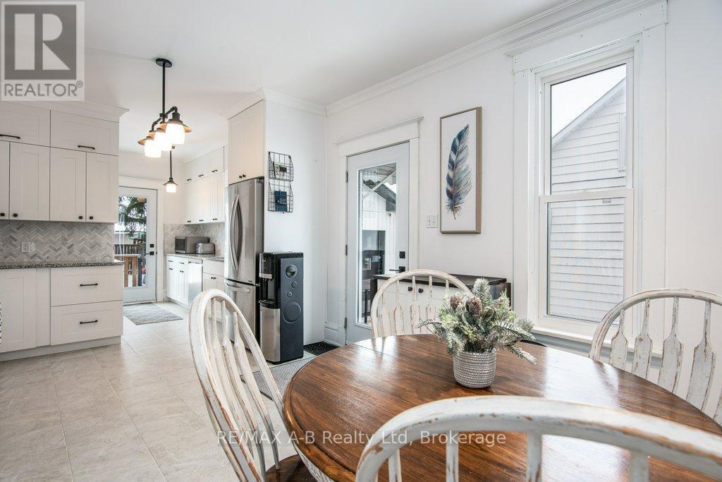 2 Loveys Street E, East Zorra-Tavistock (Hickson), ON - Indoor Photo Showing Dining Room
