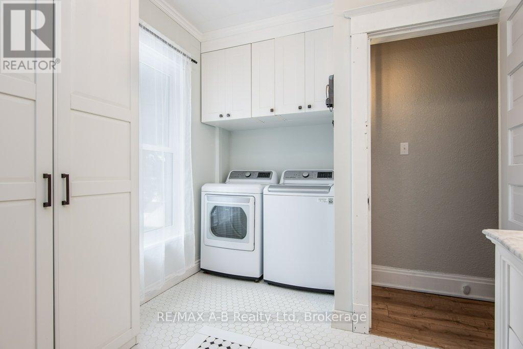 2 Loveys Street E, East Zorra-Tavistock (Hickson), ON - Indoor Photo Showing Laundry Room