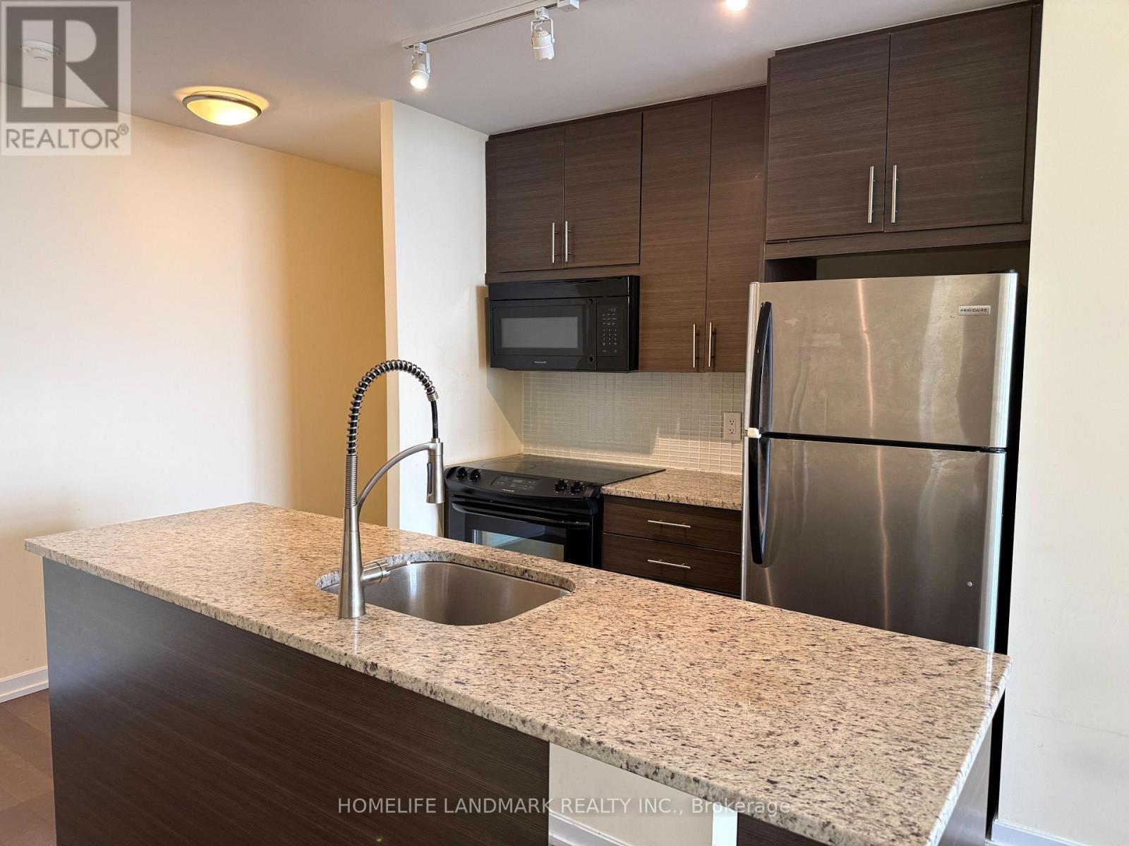 3405 - 70 Forest Manor Road, Toronto, ON - Indoor Photo Showing Kitchen With Upgraded Kitchen