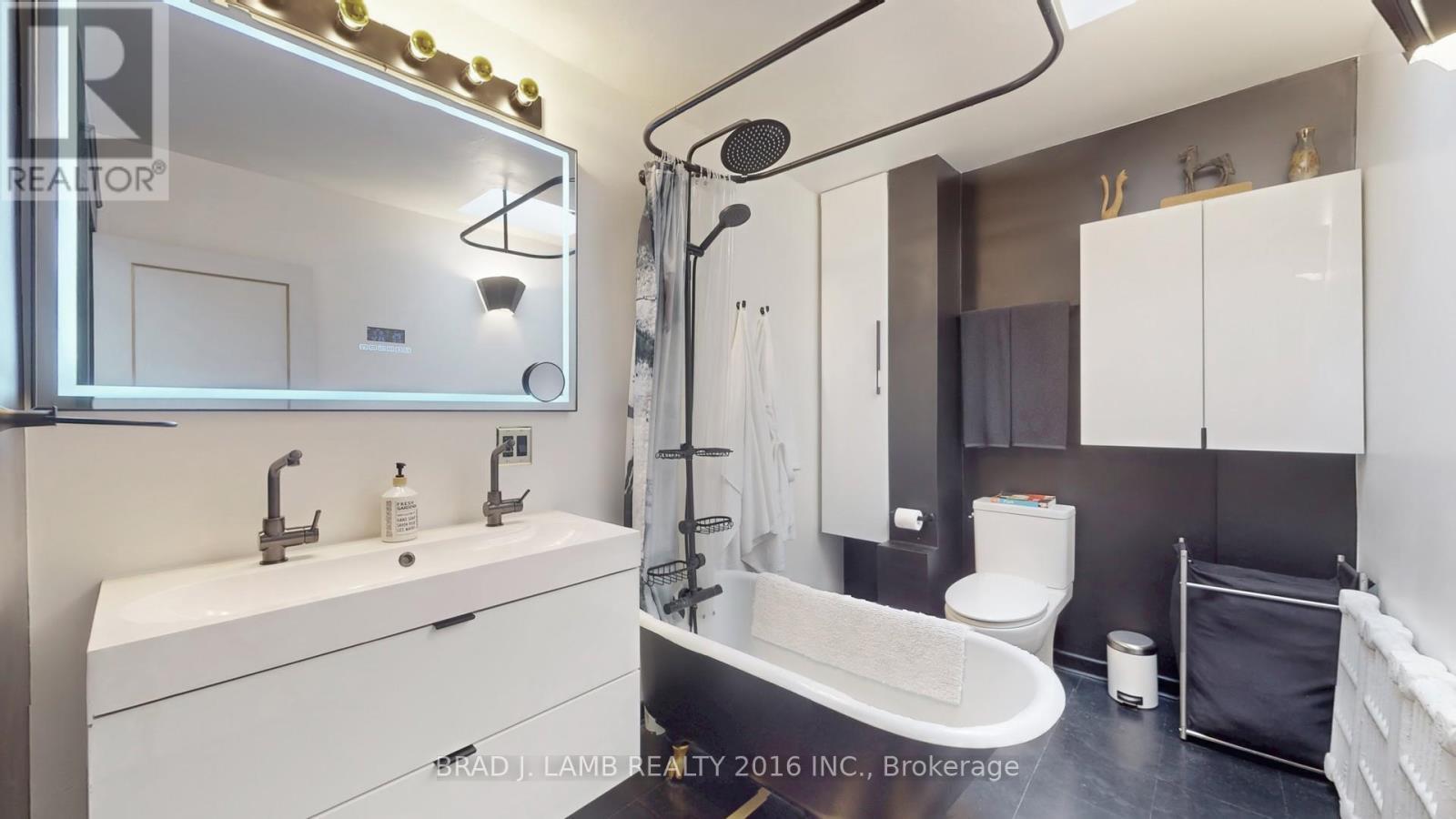 1558 A Davenport Road, Toronto, ON