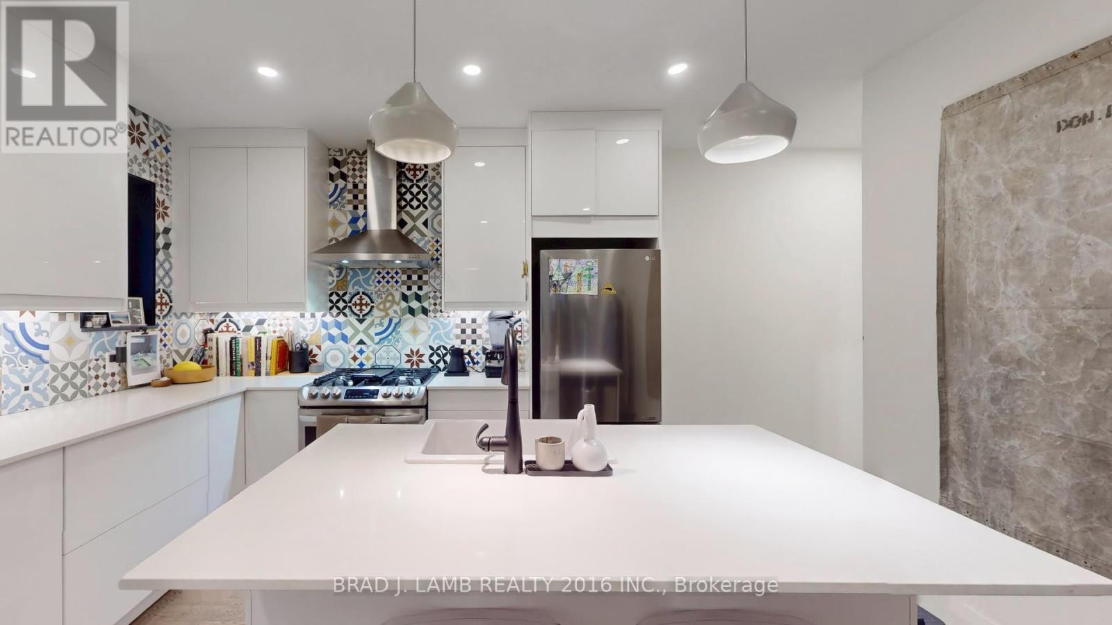 1558 A Davenport Road, Toronto, ON