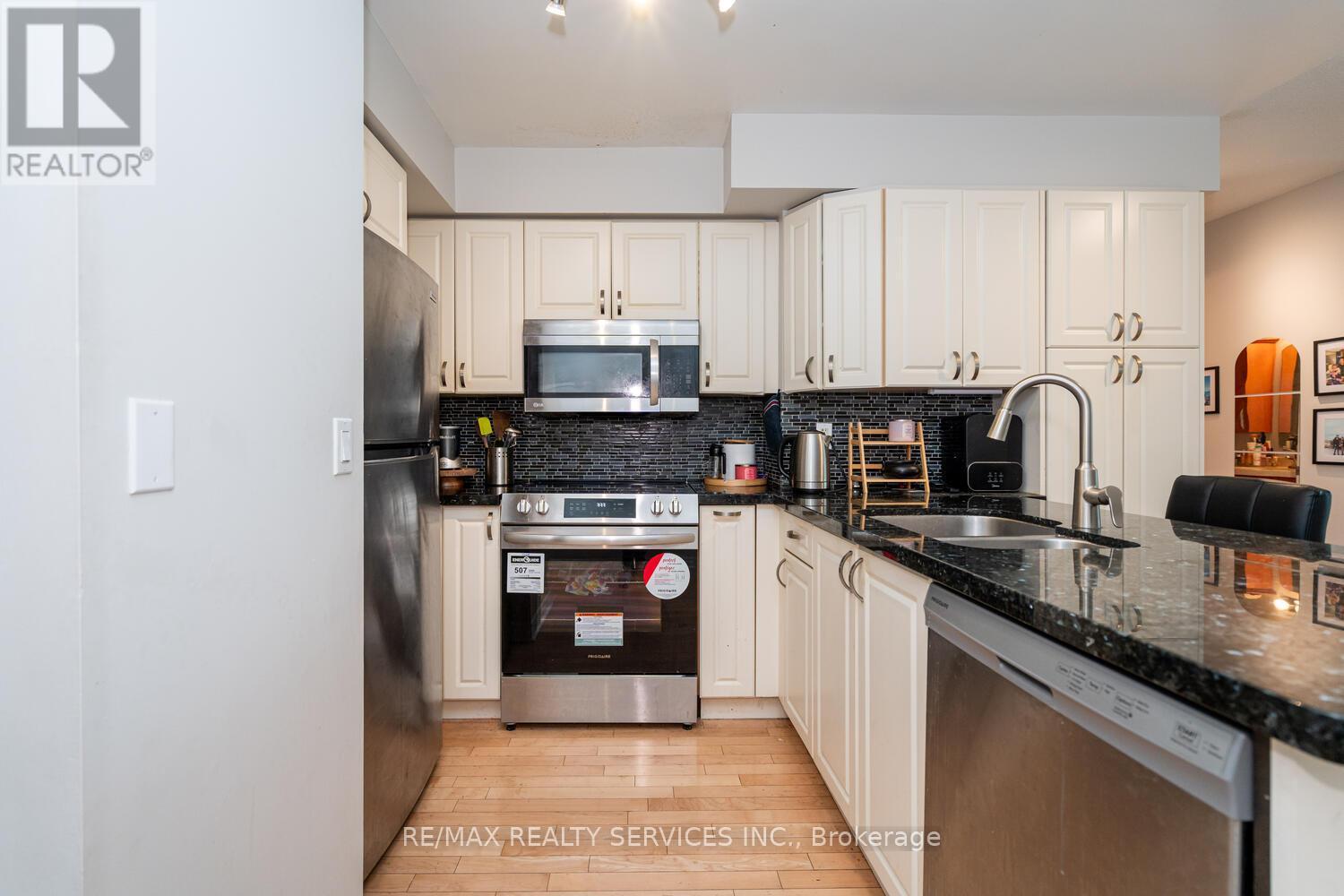 1403 - 33 Elm Drive, Mississauga, ON