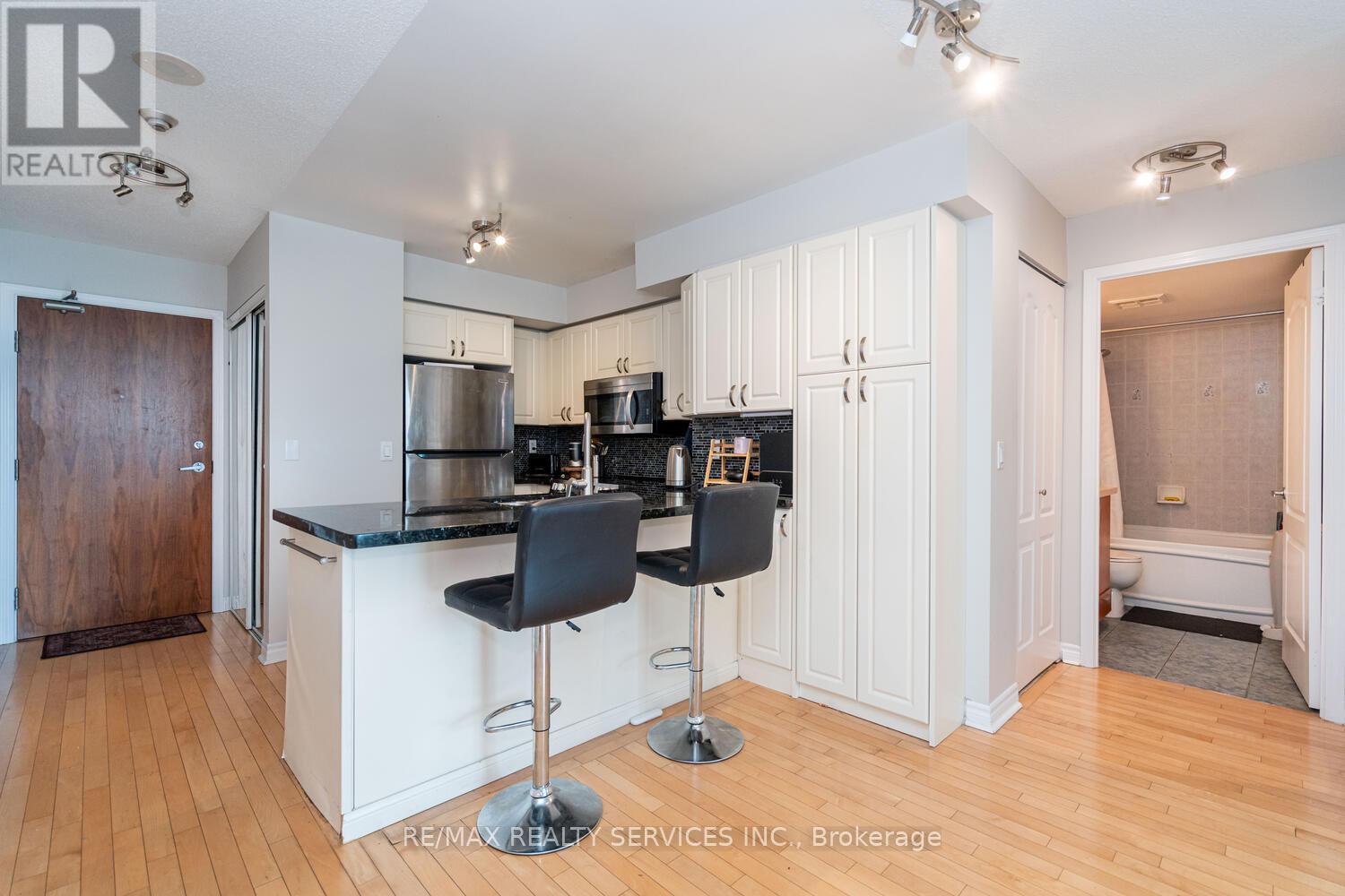 1403 - 33 Elm Drive, Mississauga, ON