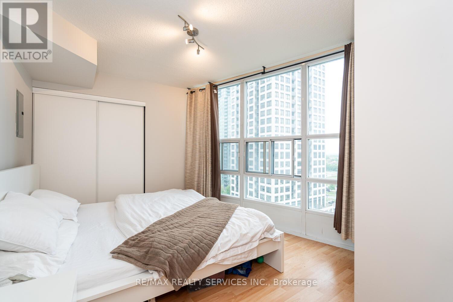 1403 - 33 Elm Drive, Mississauga, ON