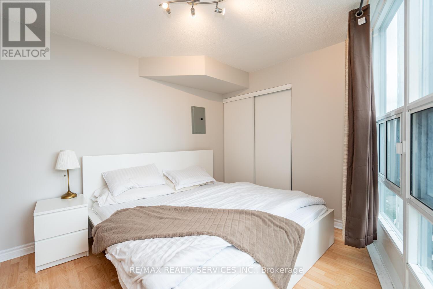 1403 - 33 Elm Drive, Mississauga, ON