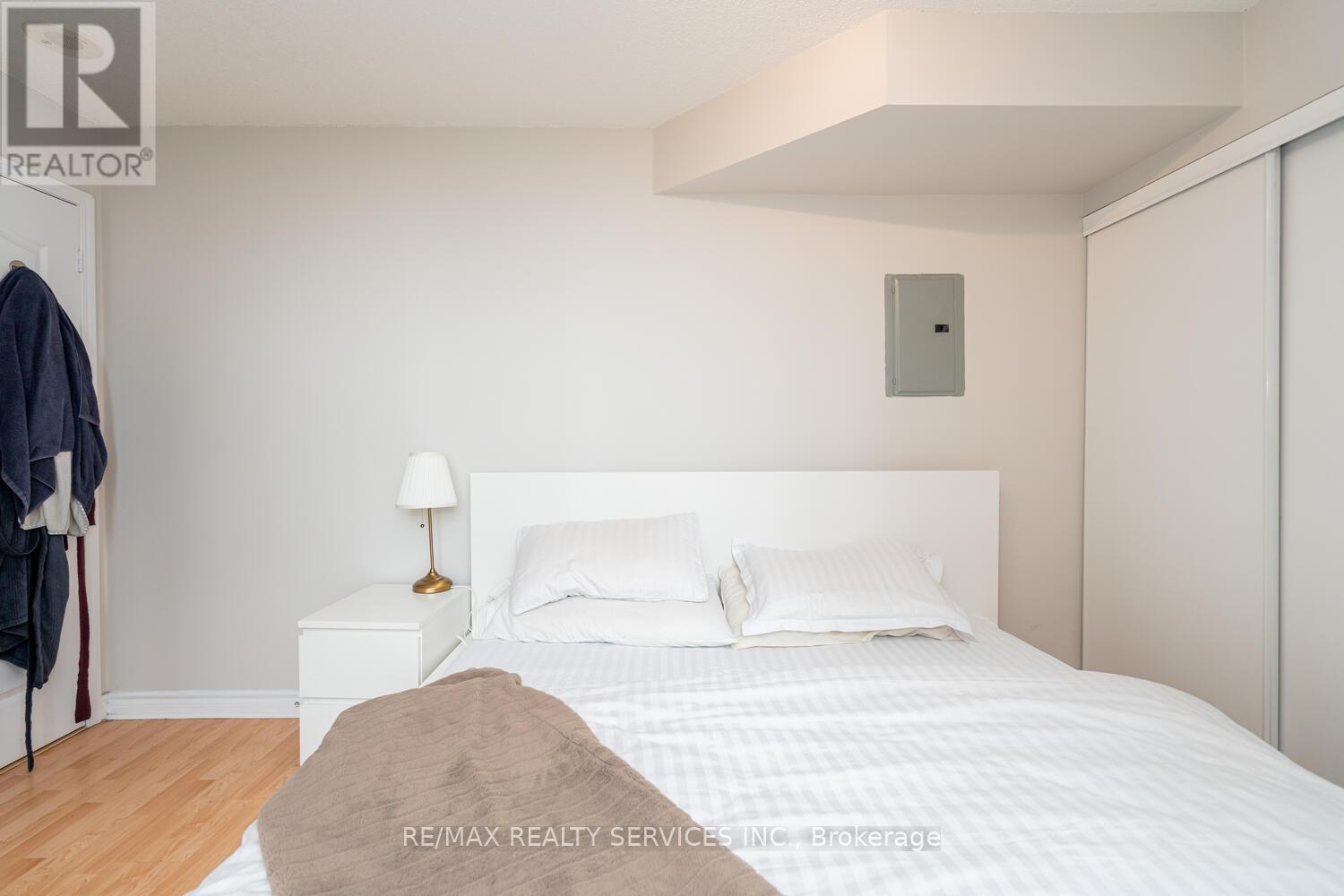 1403 - 33 Elm Drive, Mississauga, ON