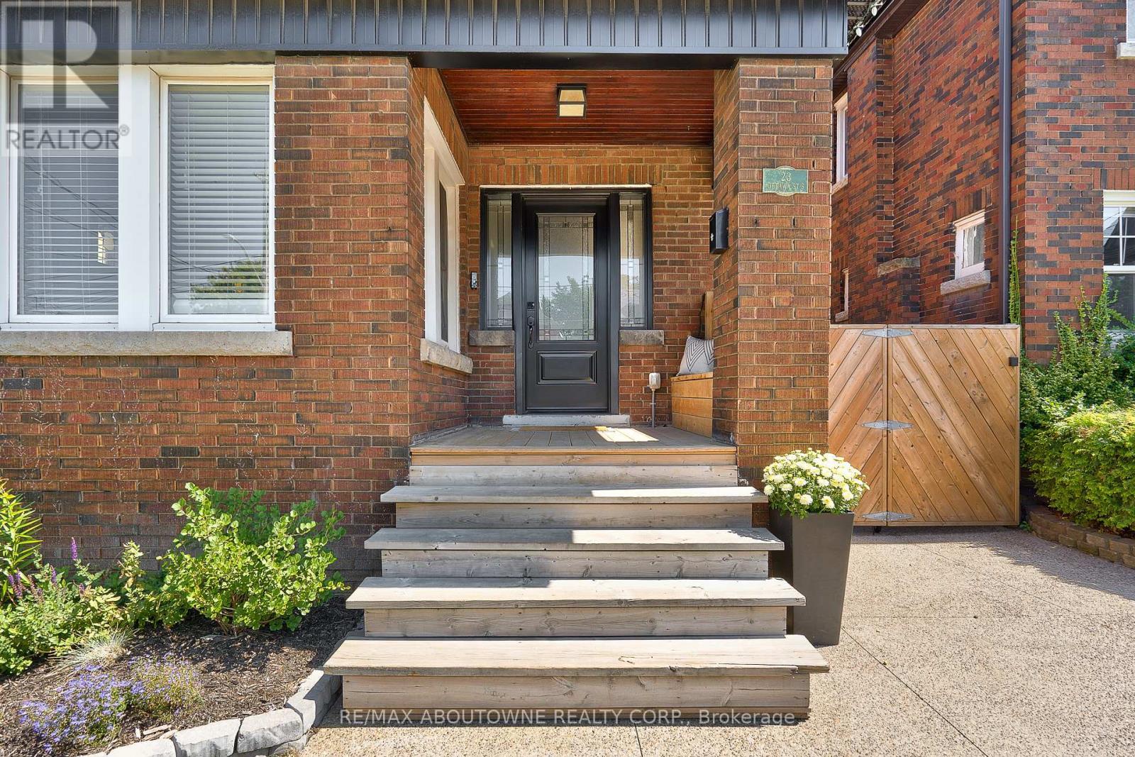 23 Ottawa Street S, Hamilton, ON