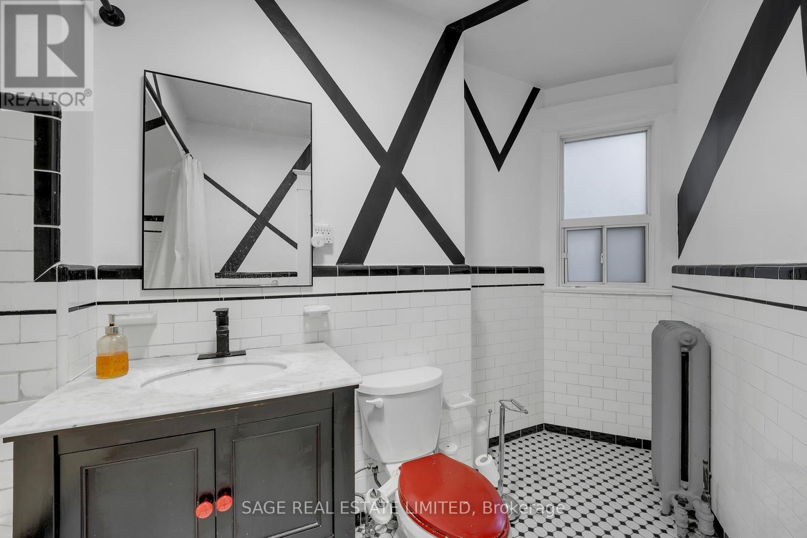 Upper - 1108 St. Clair Avenue W, Toronto, ON - Indoor