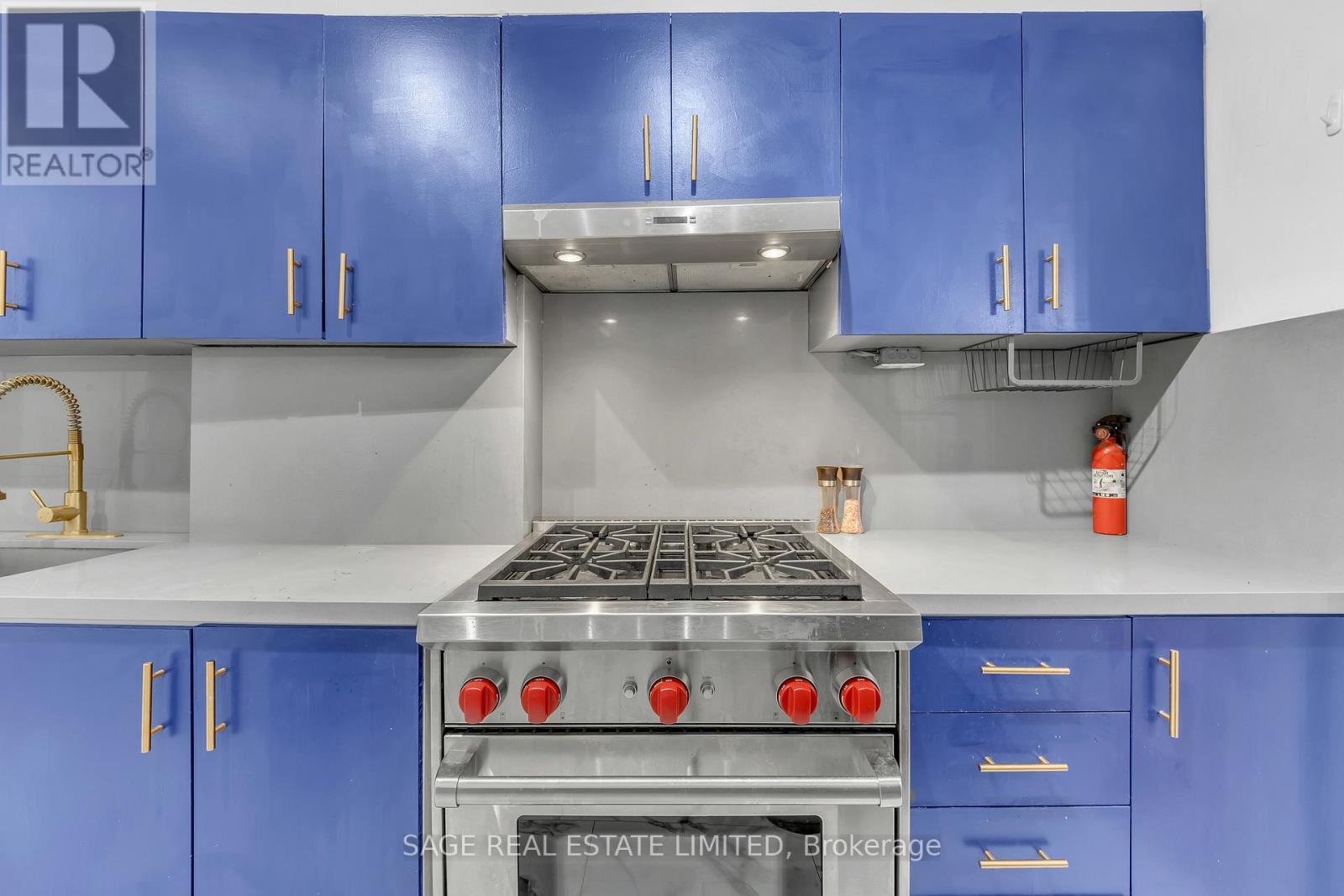 Upper - 1108 St. Clair Avenue W, Toronto, ON - Indoor Photo Showing Kitchen
