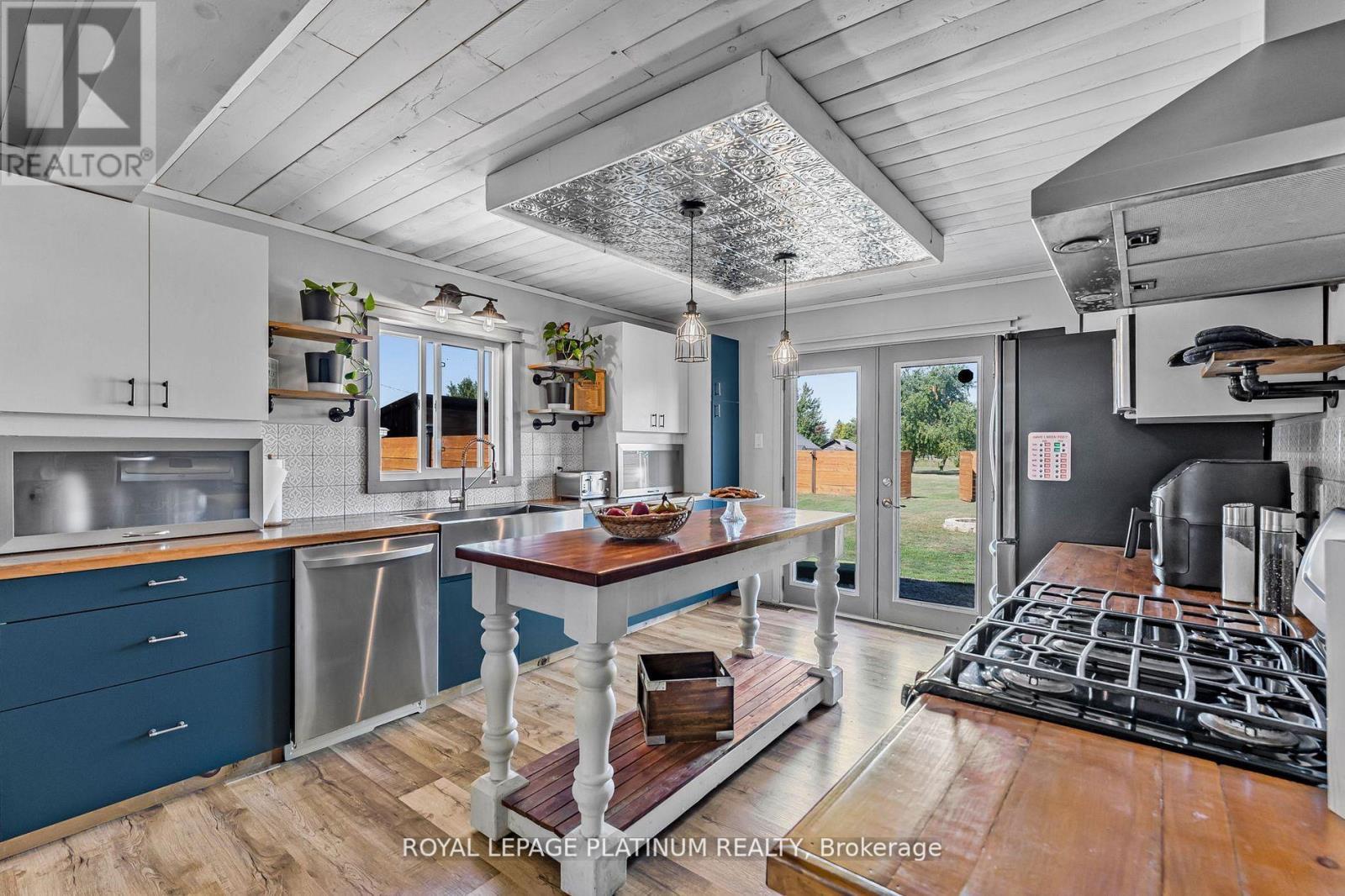 4546 Sherkston Road, Port Colborne, ON - Indoor