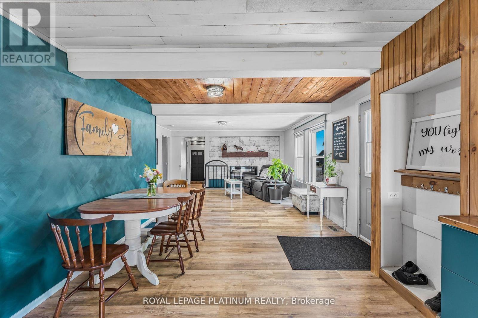 4546 Sherkston Road, Port Colborne, ON - Indoor Photo Showing Dining Room