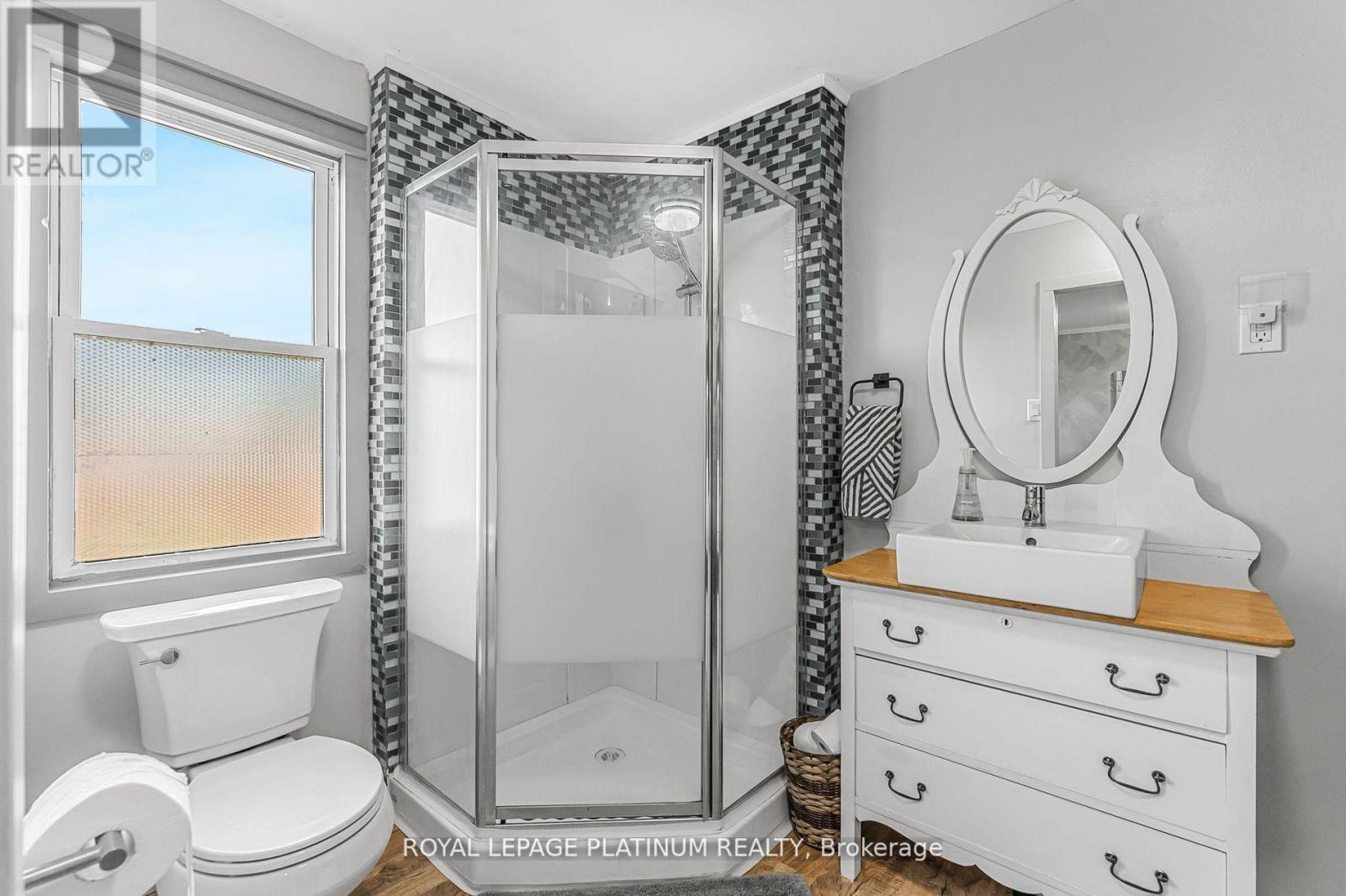 4546 Sherkston Road, Port Colborne, ON - Indoor Photo Showing Bathroom