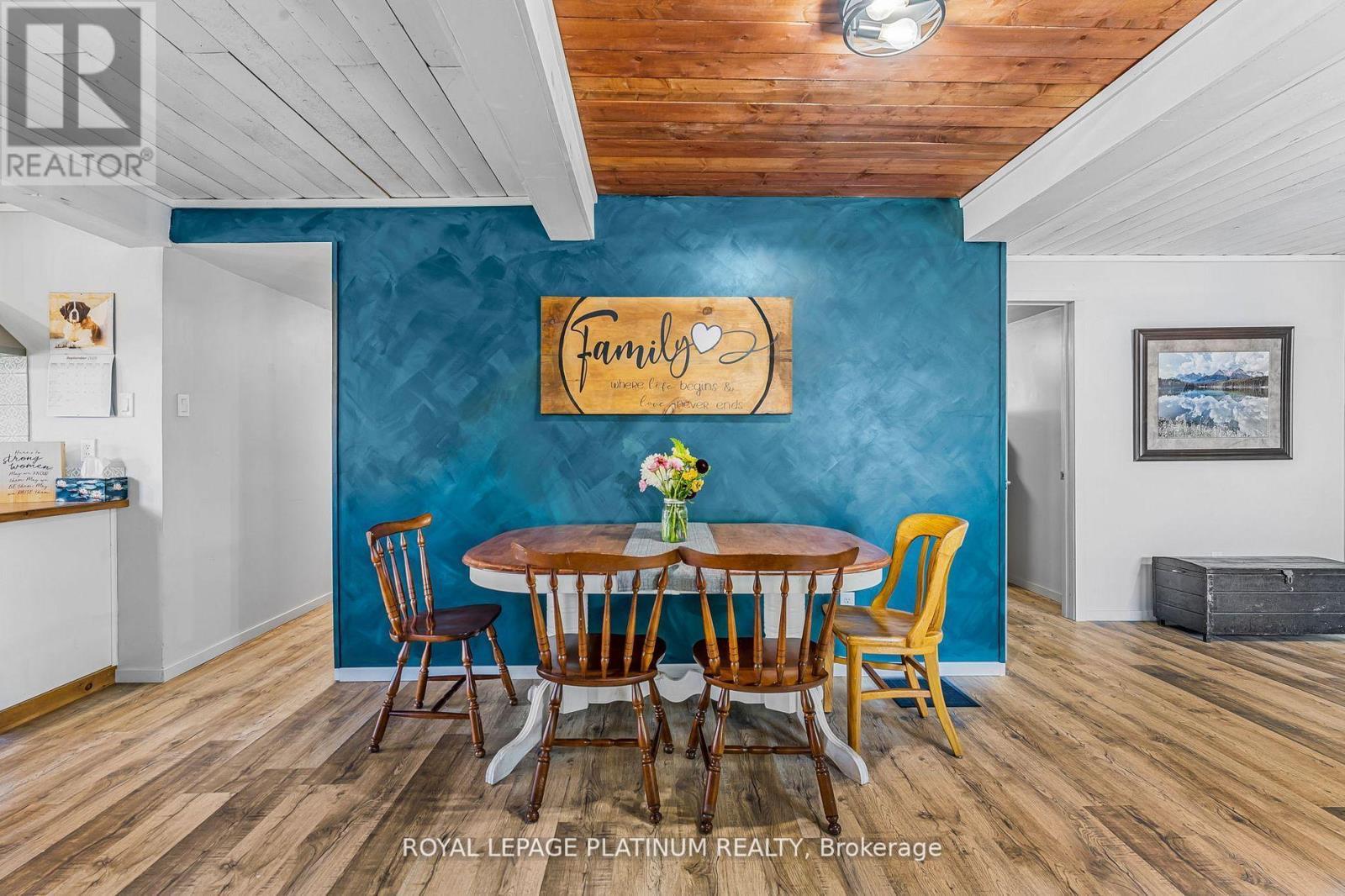4546 Sherkston Road, Port Colborne, ON - Indoor Photo Showing Dining Room