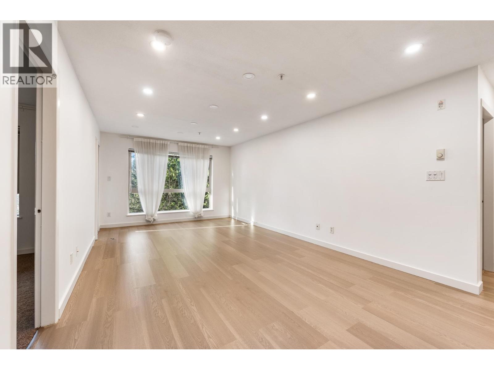 215 11665 Haney Bypass, Maple Ridge, BC - Indoor Photo Showing Other Room