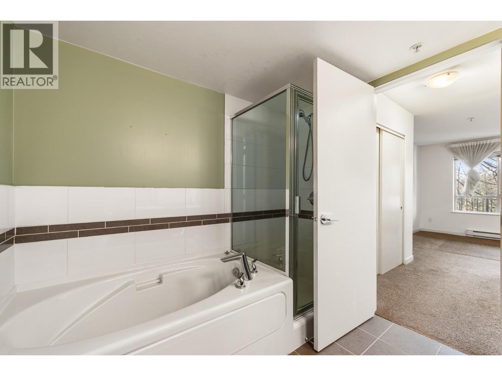 215 11665 Haney Bypass, Maple Ridge, BC - Indoor Photo Showing Bathroom