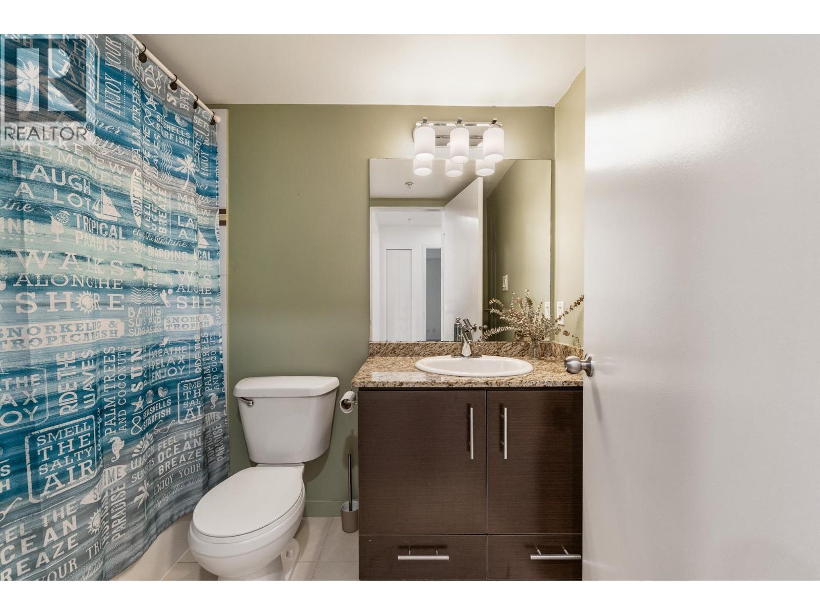 215 11665 Haney Bypass, Maple Ridge, BC - Indoor Photo Showing Bathroom