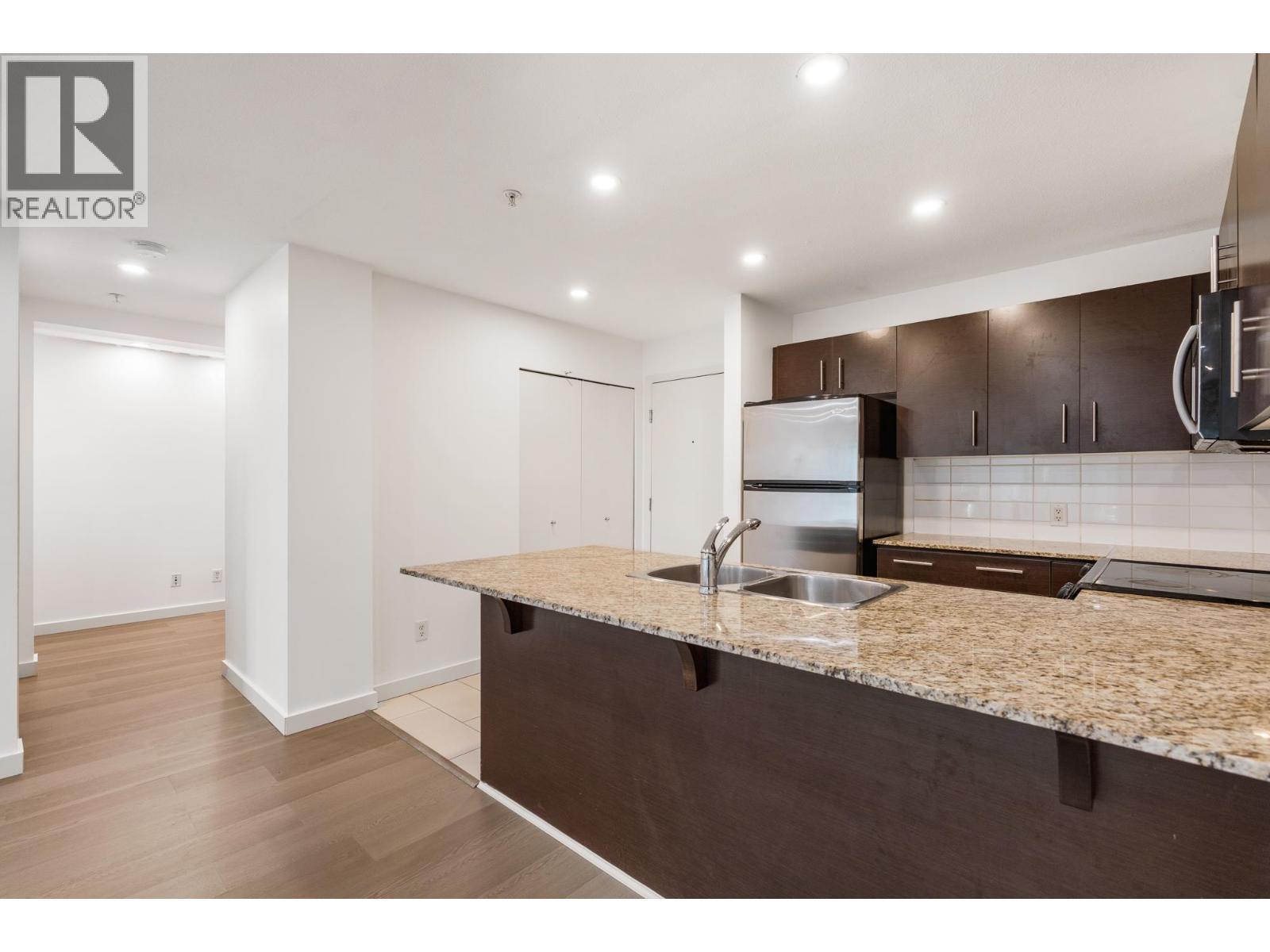 215 11665 Haney Bypass, Maple Ridge, BC - Indoor Photo Showing Kitchen With Double Sink