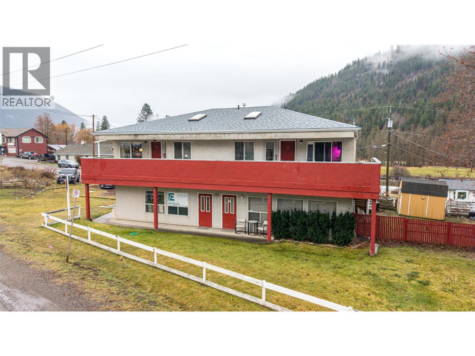 5683 97 Highway, Falkland, BC - Outdoor