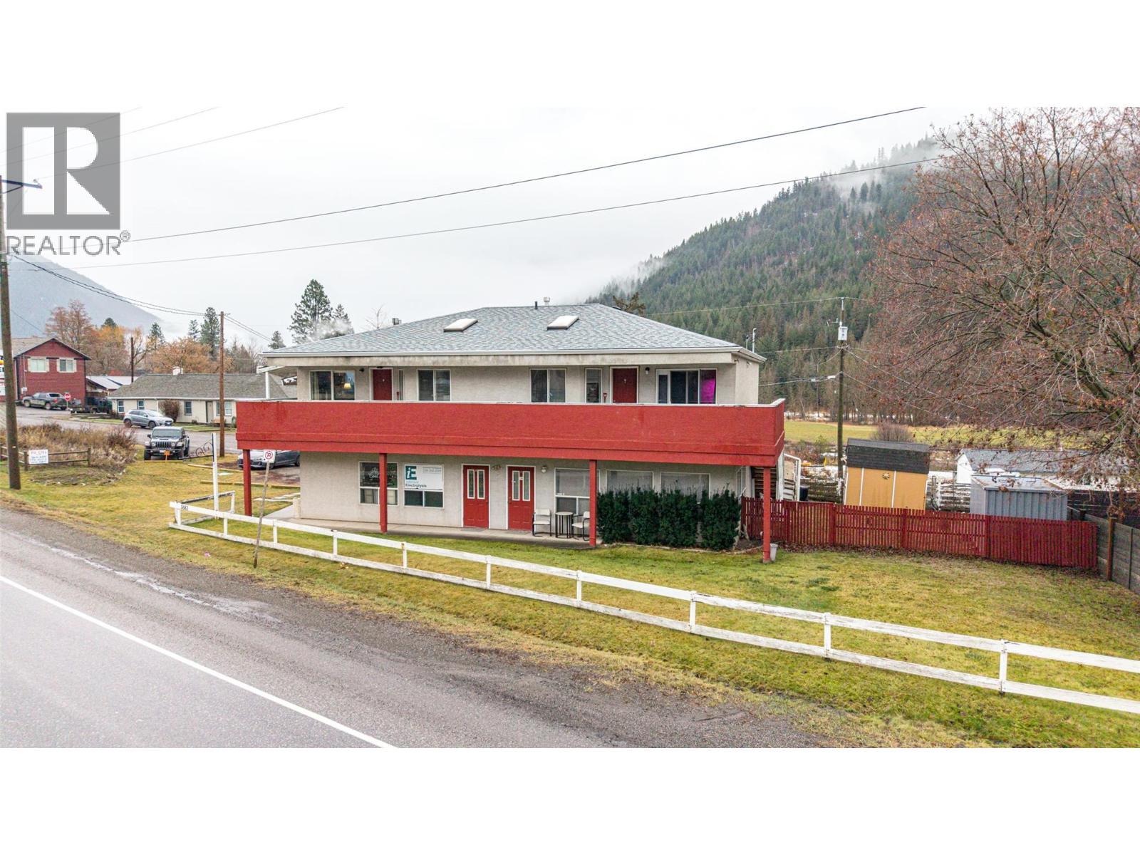5683 97 Highway, Falkland, BC - Outdoor