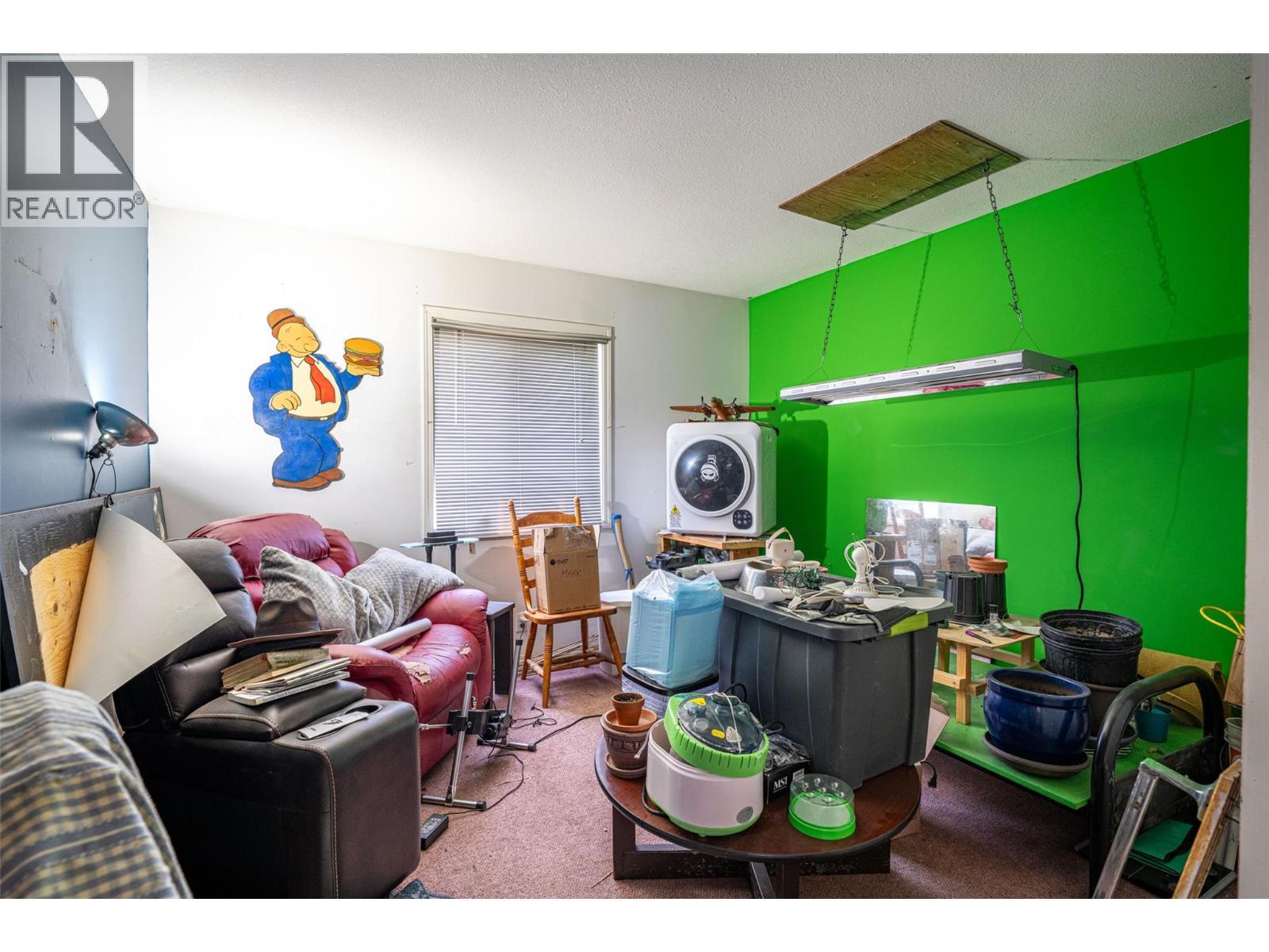 5683 97 Highway, Falkland, BC - Indoor