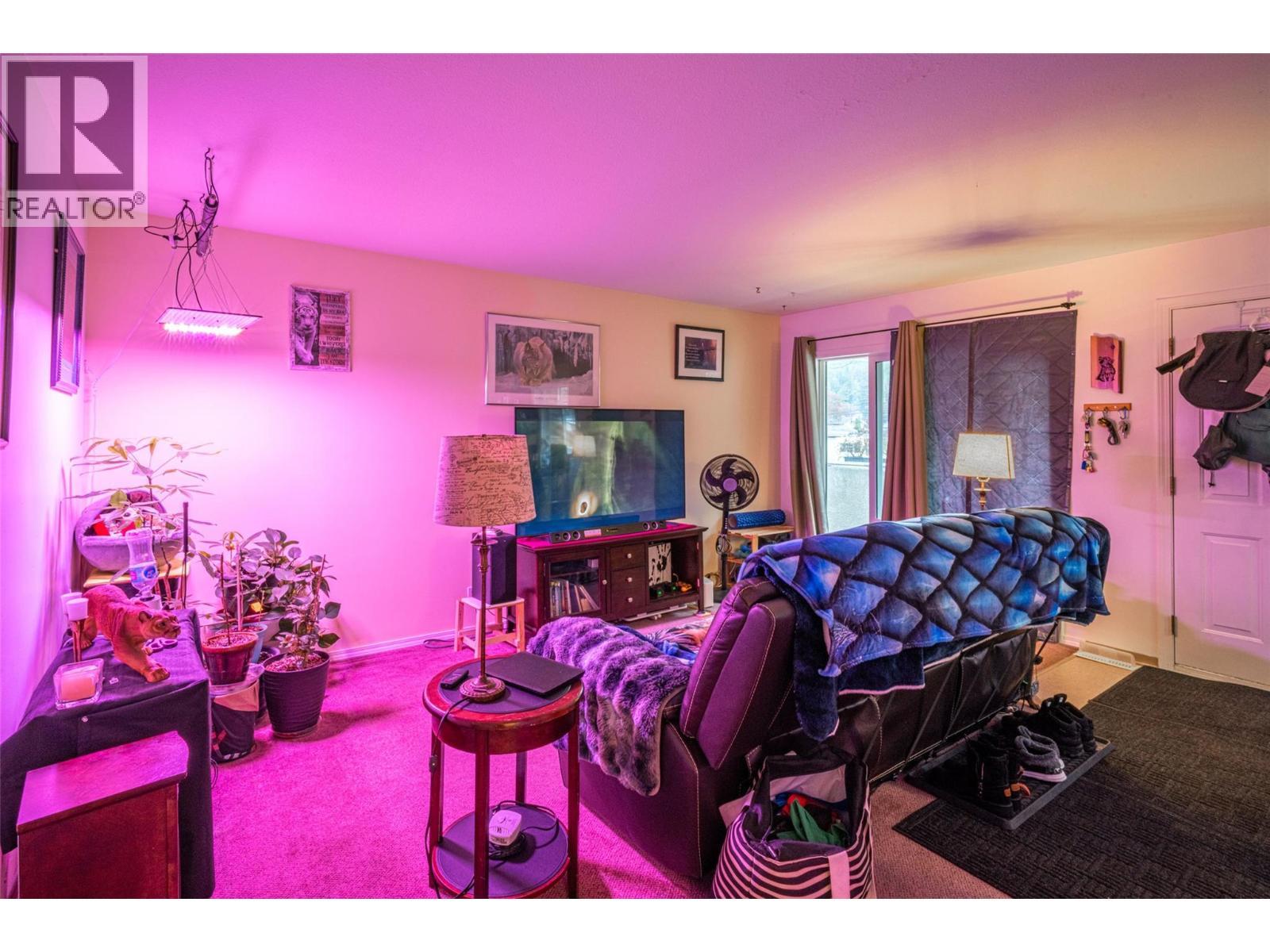 5683 97 Highway, Falkland, BC - Indoor