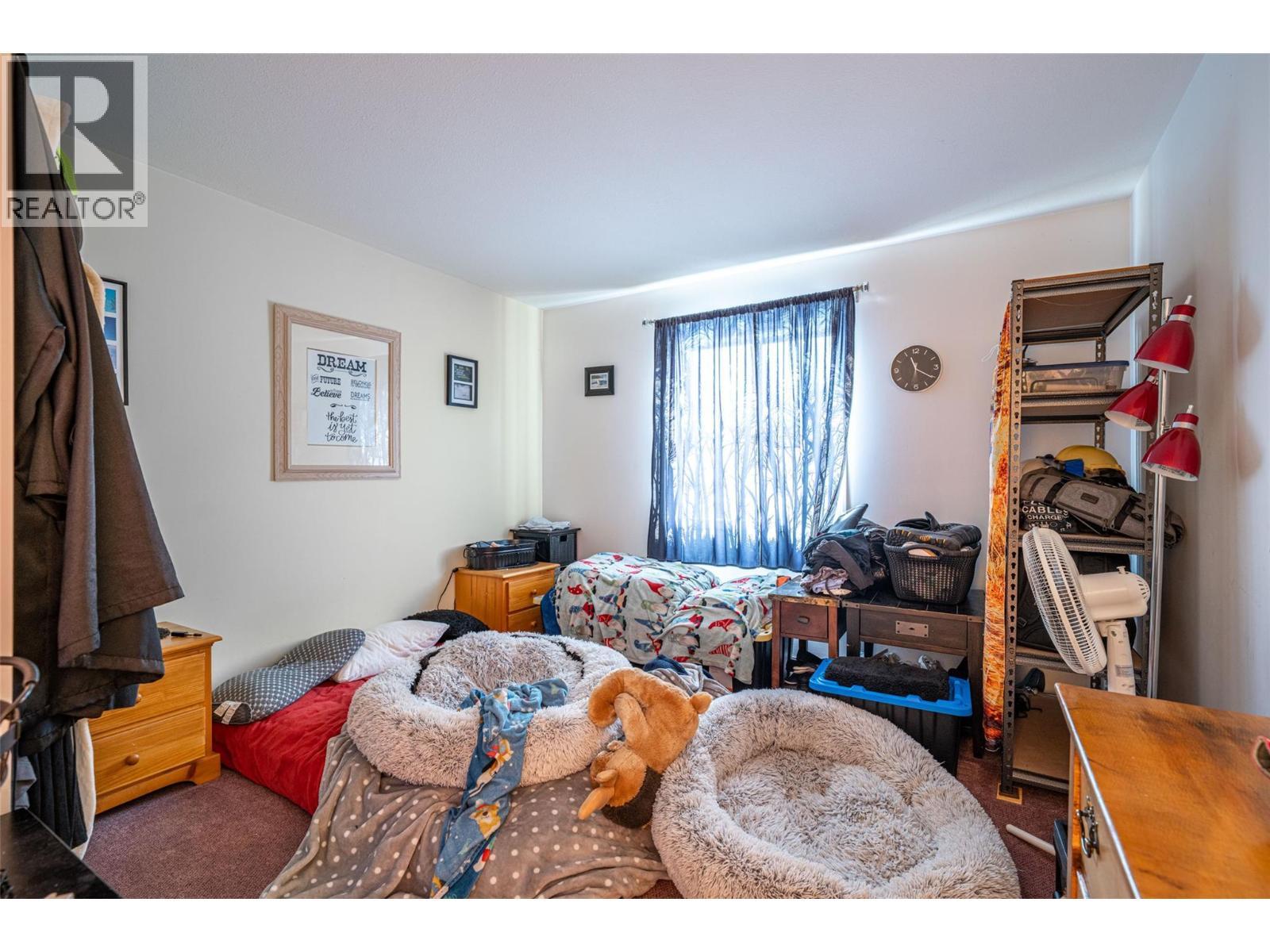5683 97 Highway, Falkland, BC - Indoor Photo Showing Bedroom