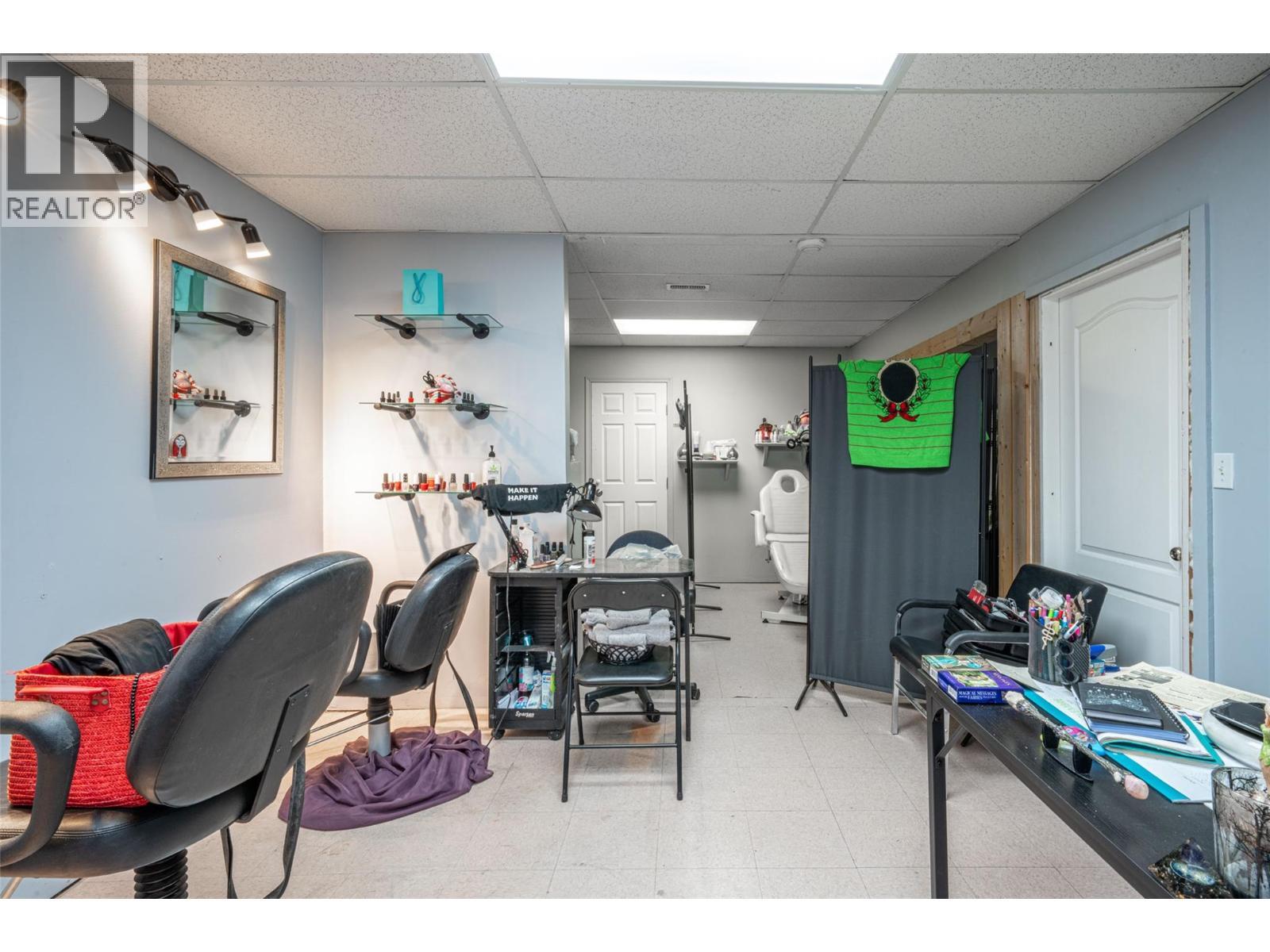 5683 97 Highway, Falkland, BC - Indoor