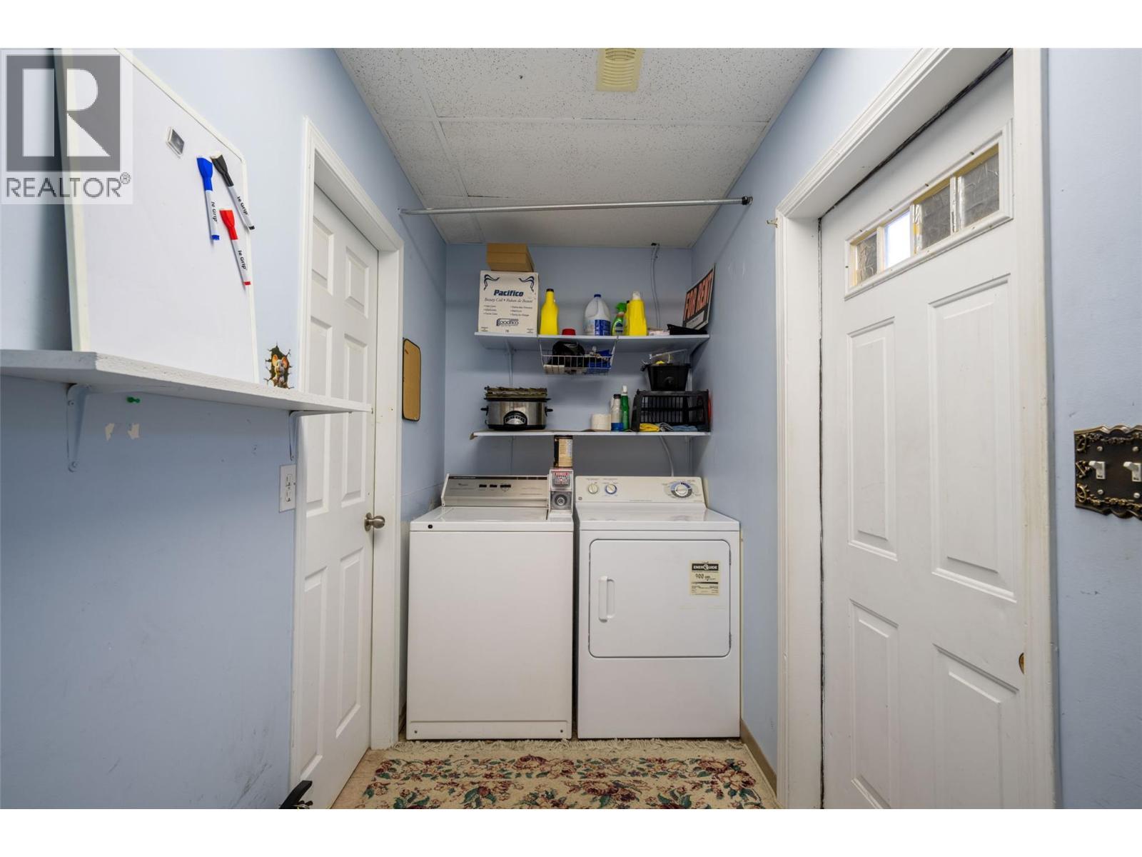 5683 97 Highway, Falkland, BC - Indoor Photo Showing Laundry Room