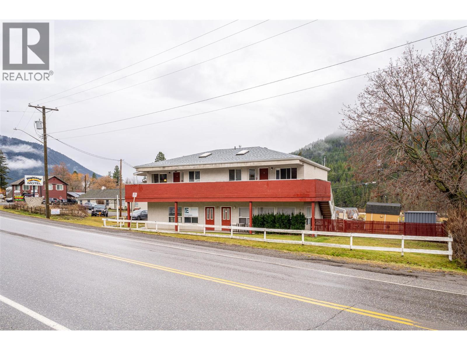 5683 97 Highway, Falkland, BC - Outdoor