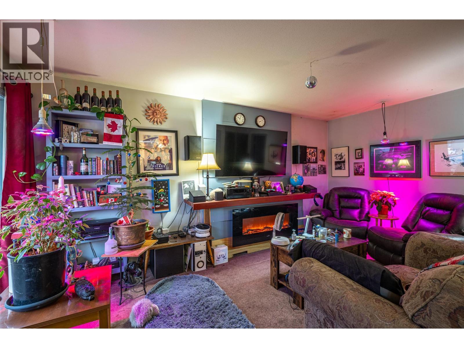 5683 97 Highway, Falkland, BC - Indoor