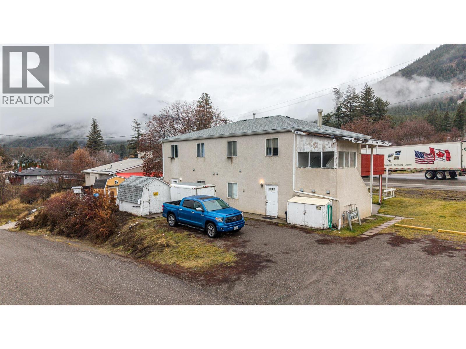 5683 97 Highway, Falkland, BC - Outdoor